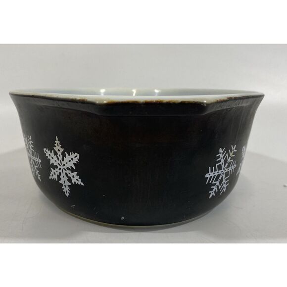 Vintage Pyrex Casserole White On Charcoal Black Snowflake Pattern 043 1.5 Qt #15 - Picture 3 of 14